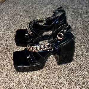 AKIRA Azalea Wang Platform Block Sandal Heel 🖤